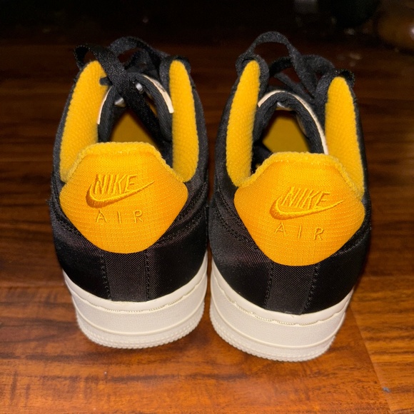 NEW NIKE AIR FORCE 1 - Picture 2 of 11